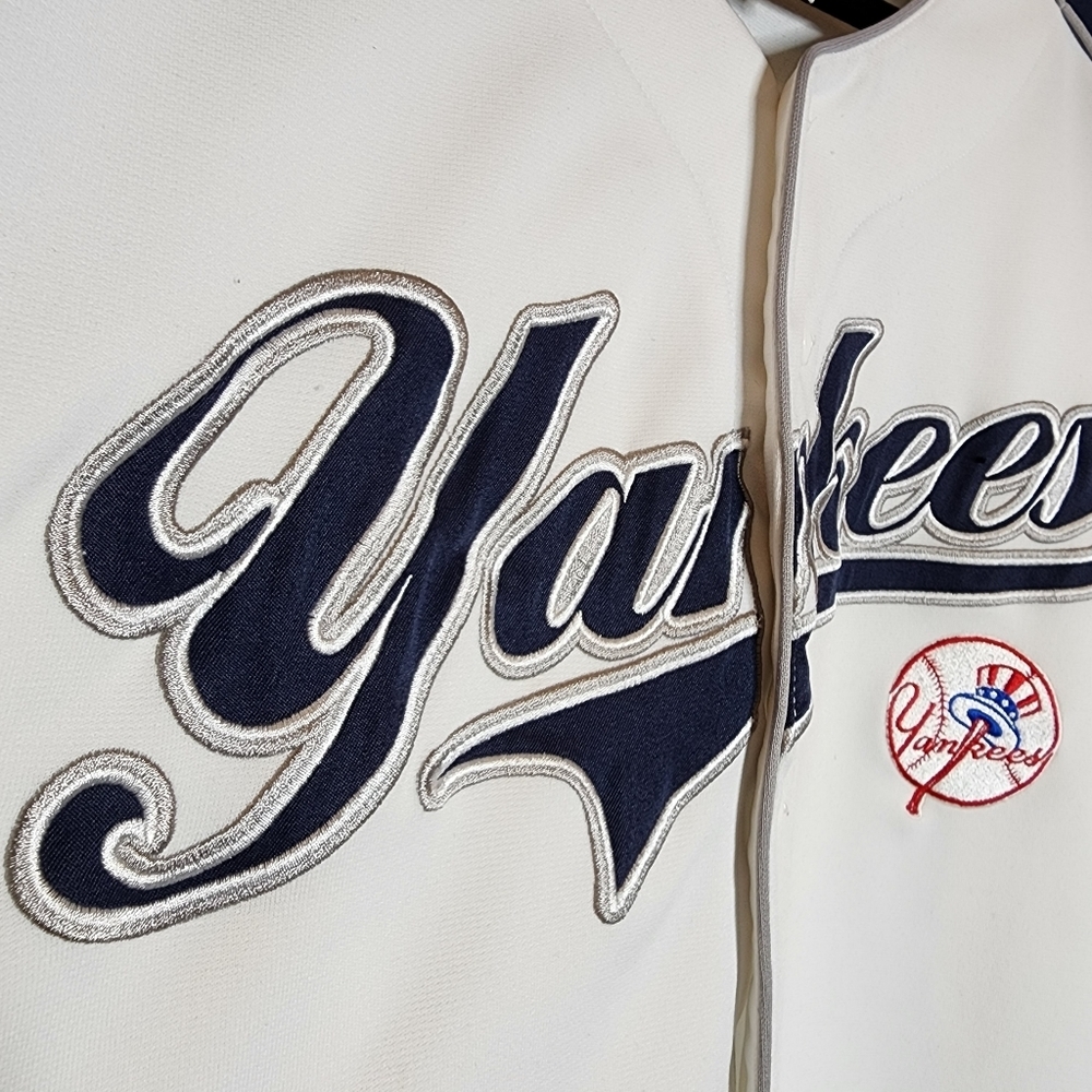 Yankees button down jersey 2XL. - Picture 2 of 16